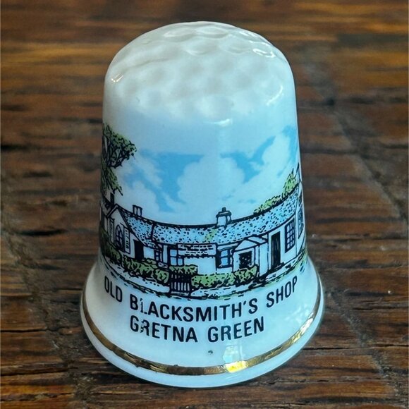 Old Blacksmiths Shop Gretna Green Bone China Thimble British Made Collectible So - Picture 1 of 4